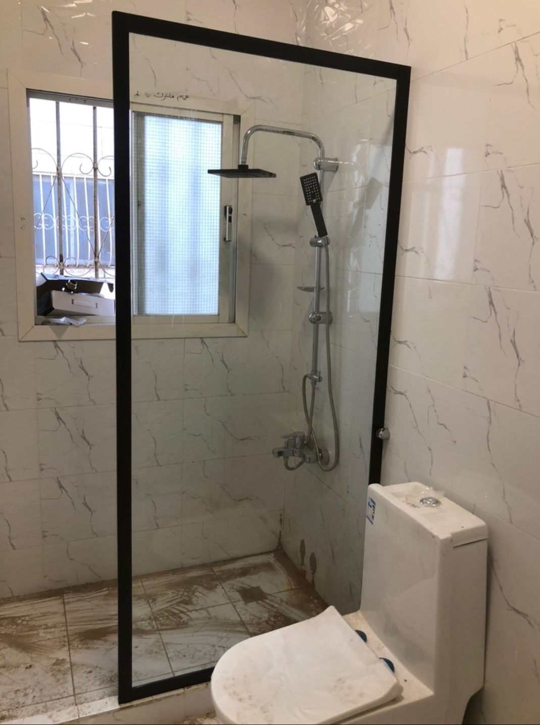 ابو حذيفه لزجاج سكريت وجهات فك وتركيب مكاتب - Image 3