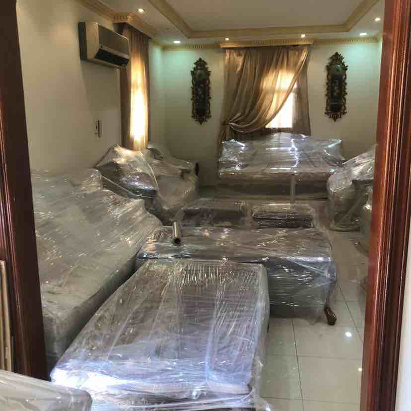 بسم الله الرحمن الرحيم .يوجود لدينا نقل وتخزين جميع أنواع الأثاث المنزلي والمكتبي باالرياض وخارج الرياض مع الفك والتركيب والتغليف والنقل ولدينا فني متخصص لفك وتركيب جميع أنواع الأثاث والمطبخ واسعارنا مناسبه للجميع - Image 4