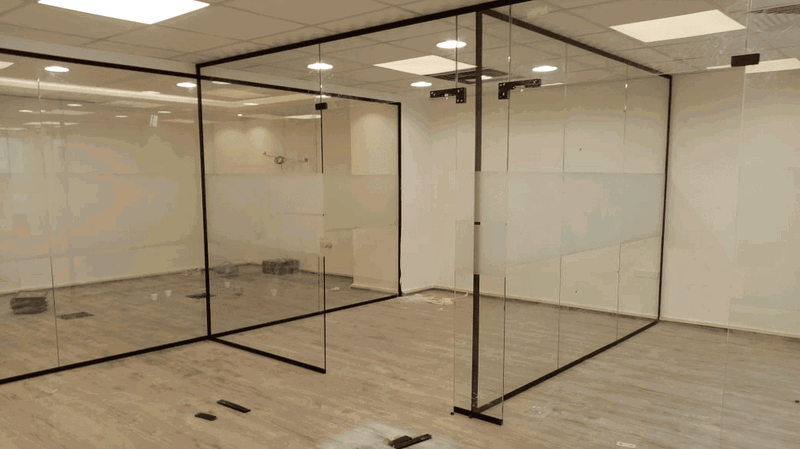 تركيب زجاج سكريت واستيكرات بانواعه