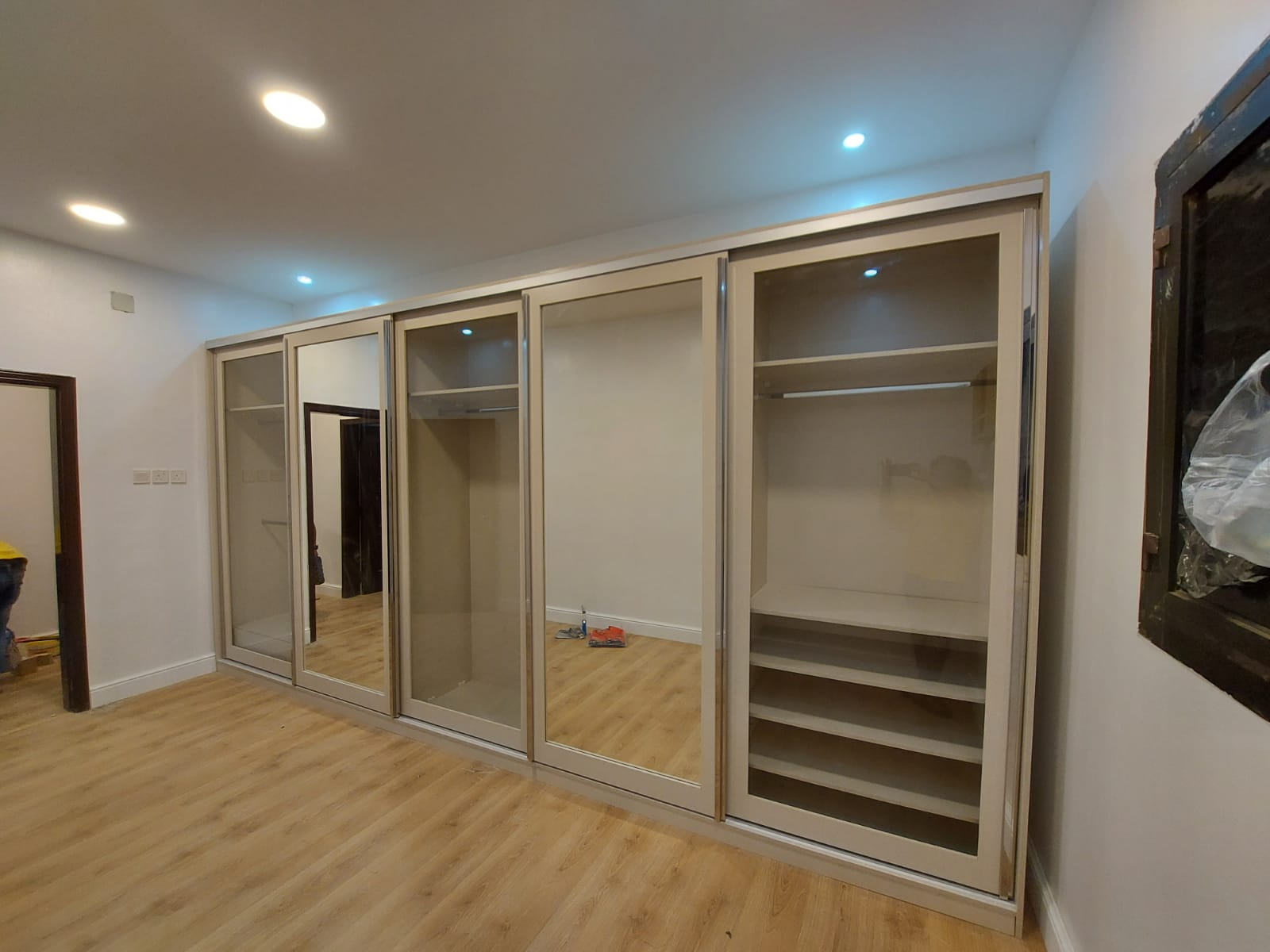 نجار تفصيل وتصليح