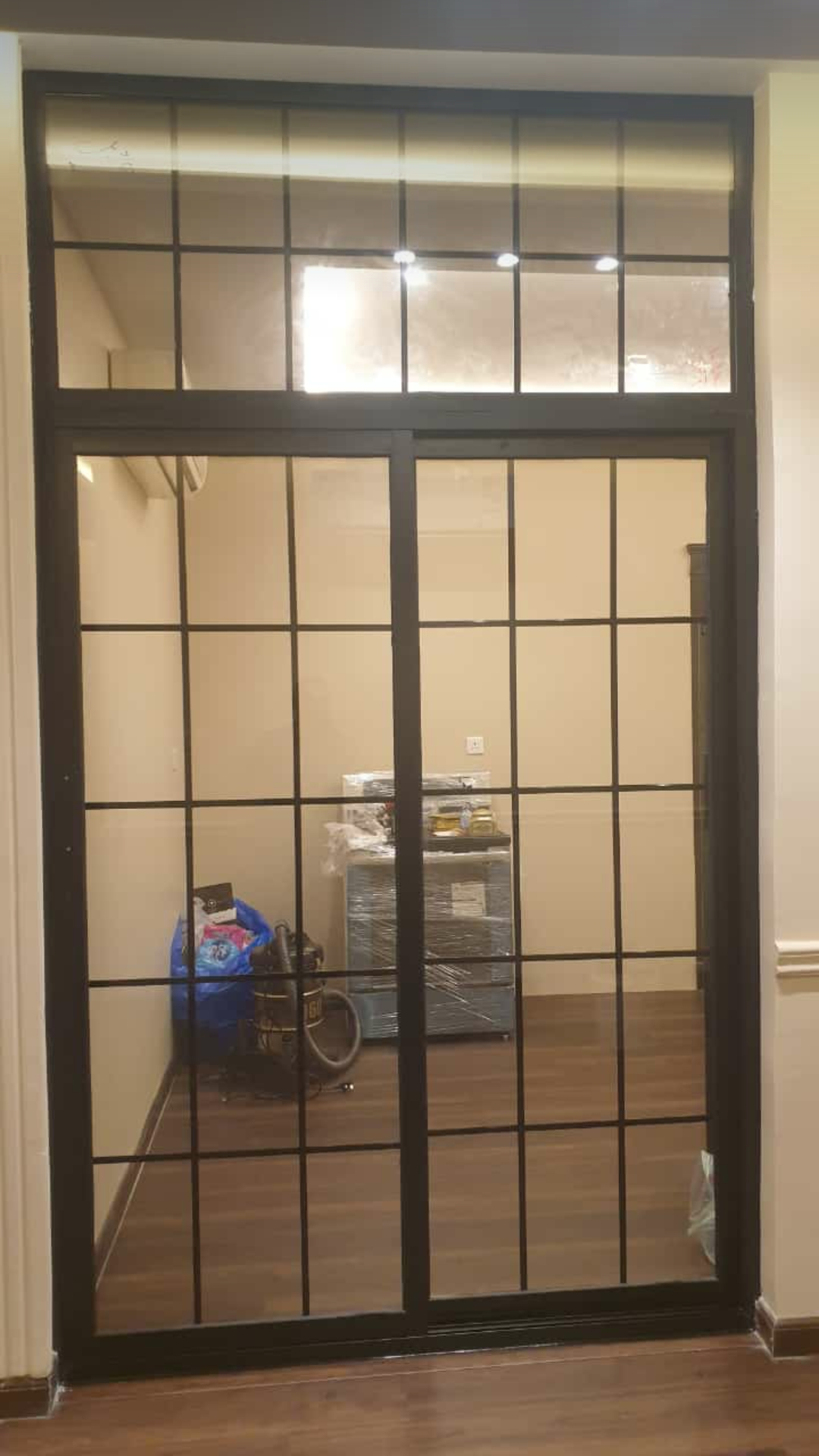 تفصیل أبواب نوافذ المنيوم وزجاج سكريت - Image 4