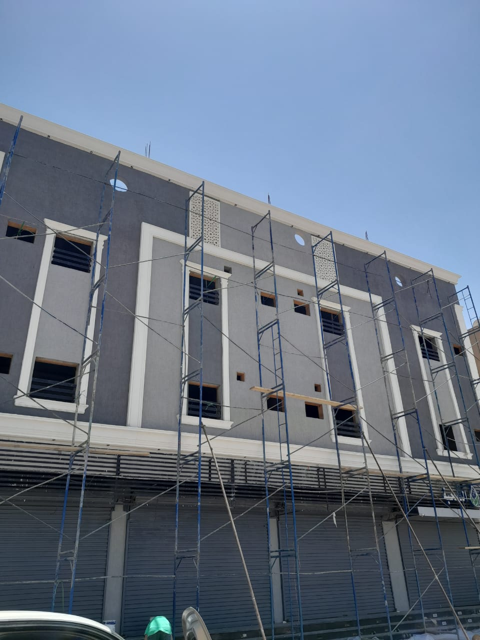 معلم بناء مقاول عام