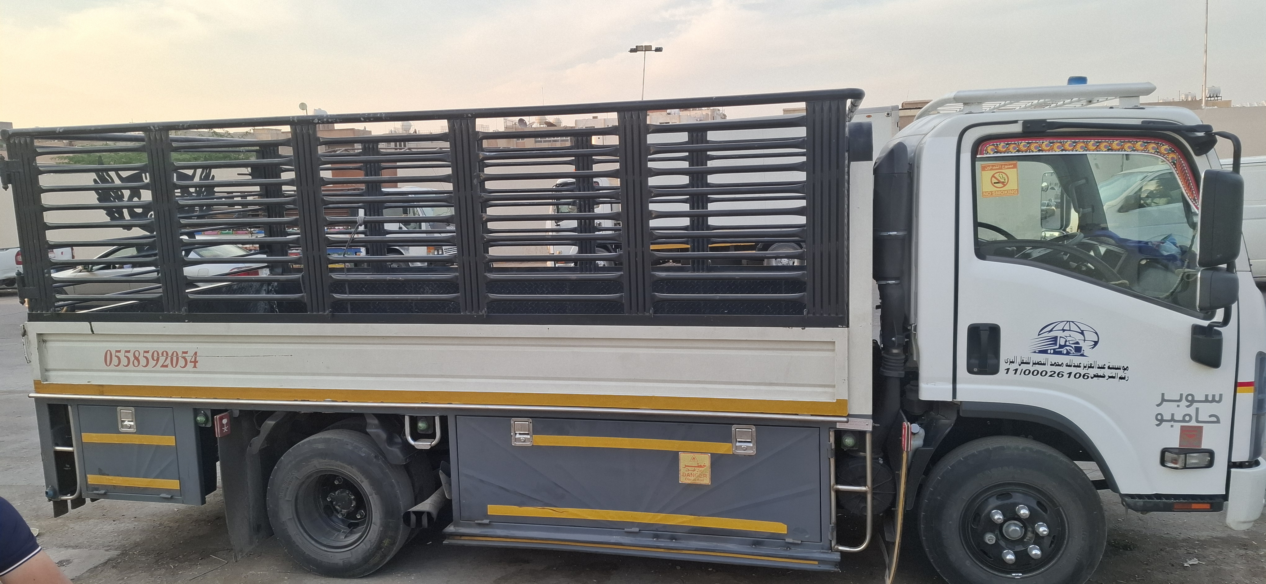 نقل اثاث عفش عمال نجار  با كسناني - Image 2