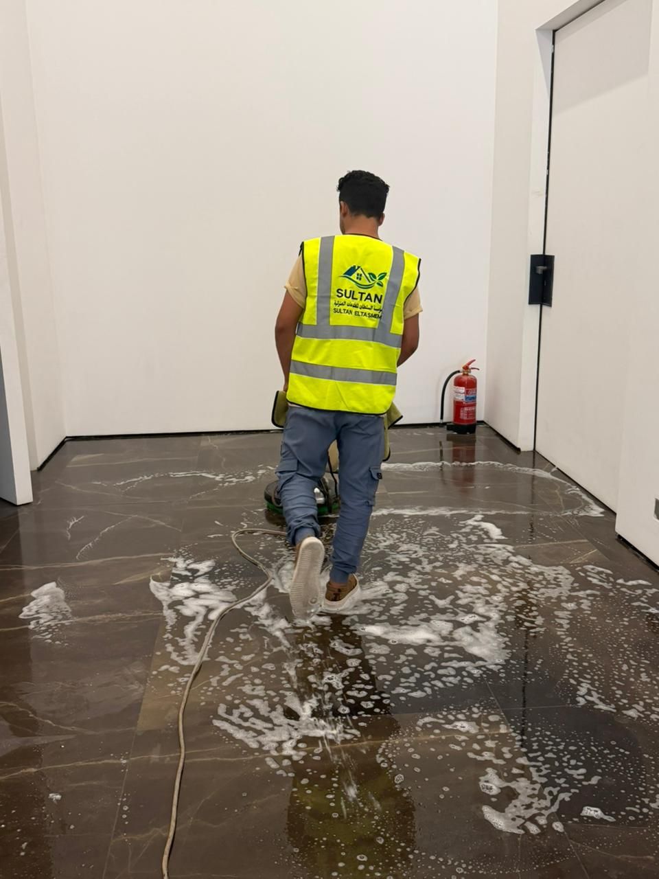 شركة تنظيف منازل بالرياض تنظيف الفلل تنظيف الشقق والأثاث - Image 9