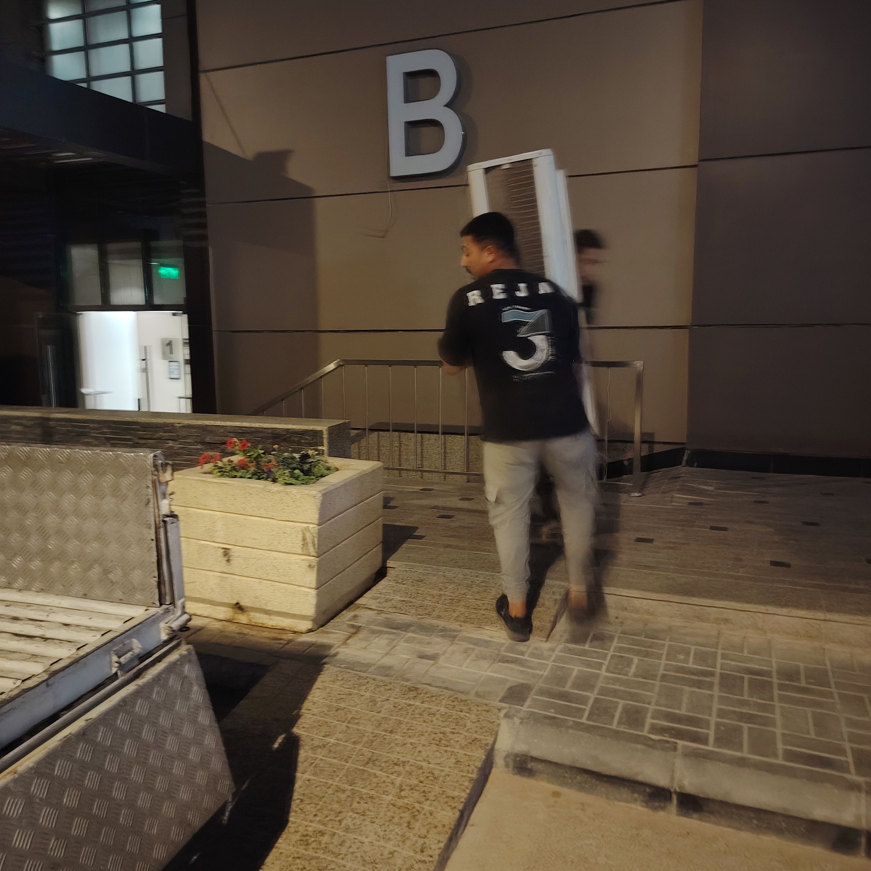 فني فك وتركيب مكيفات - Image 11