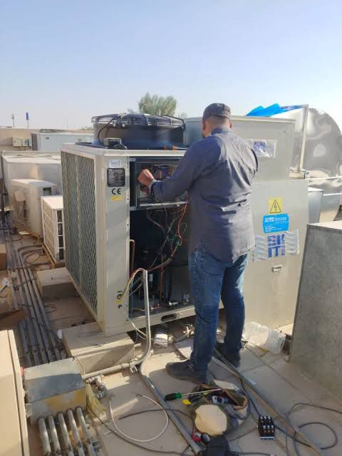 كهربائي وسباك الجبيل