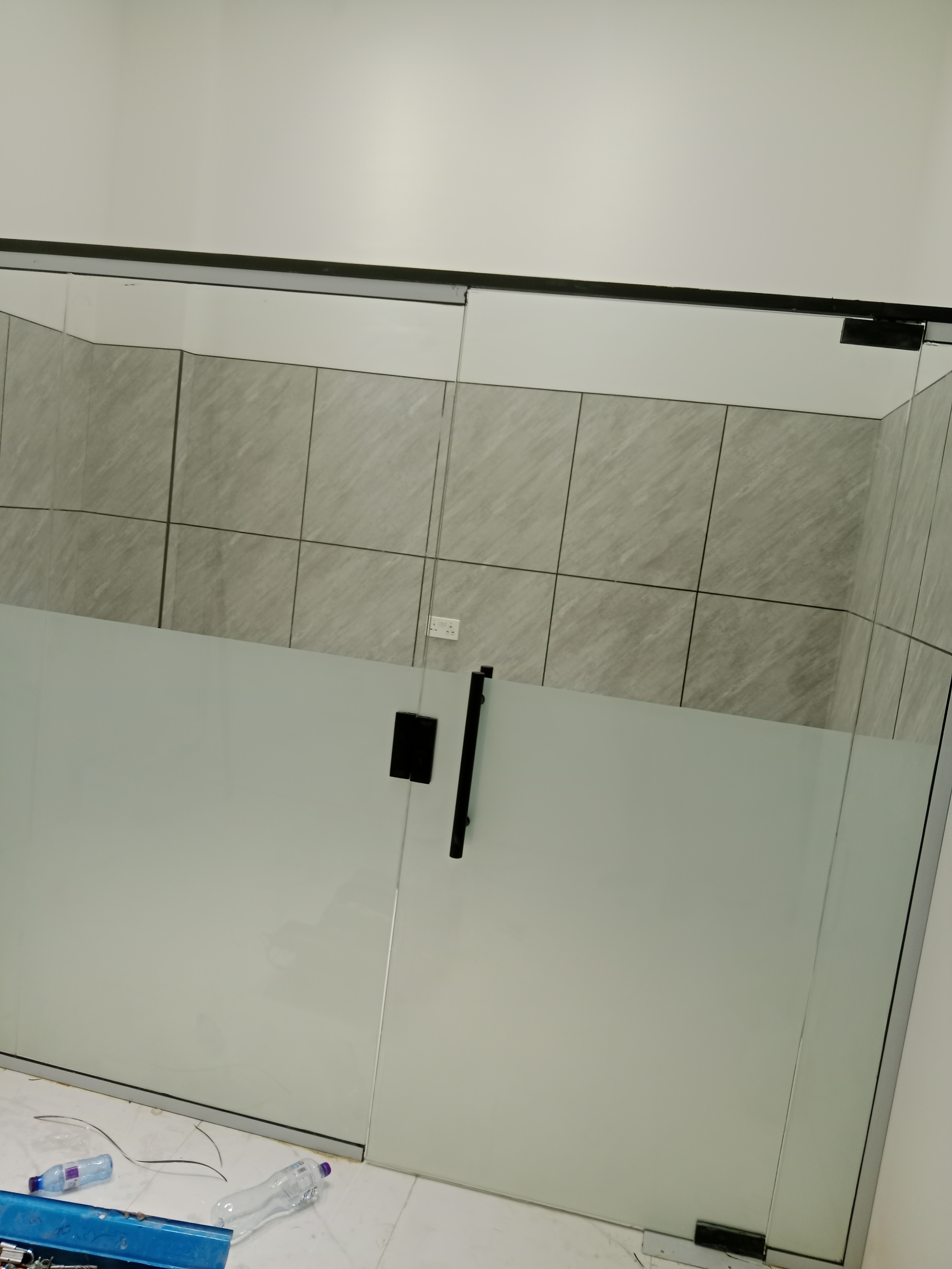 زجاج سكريت ومريات شوارت