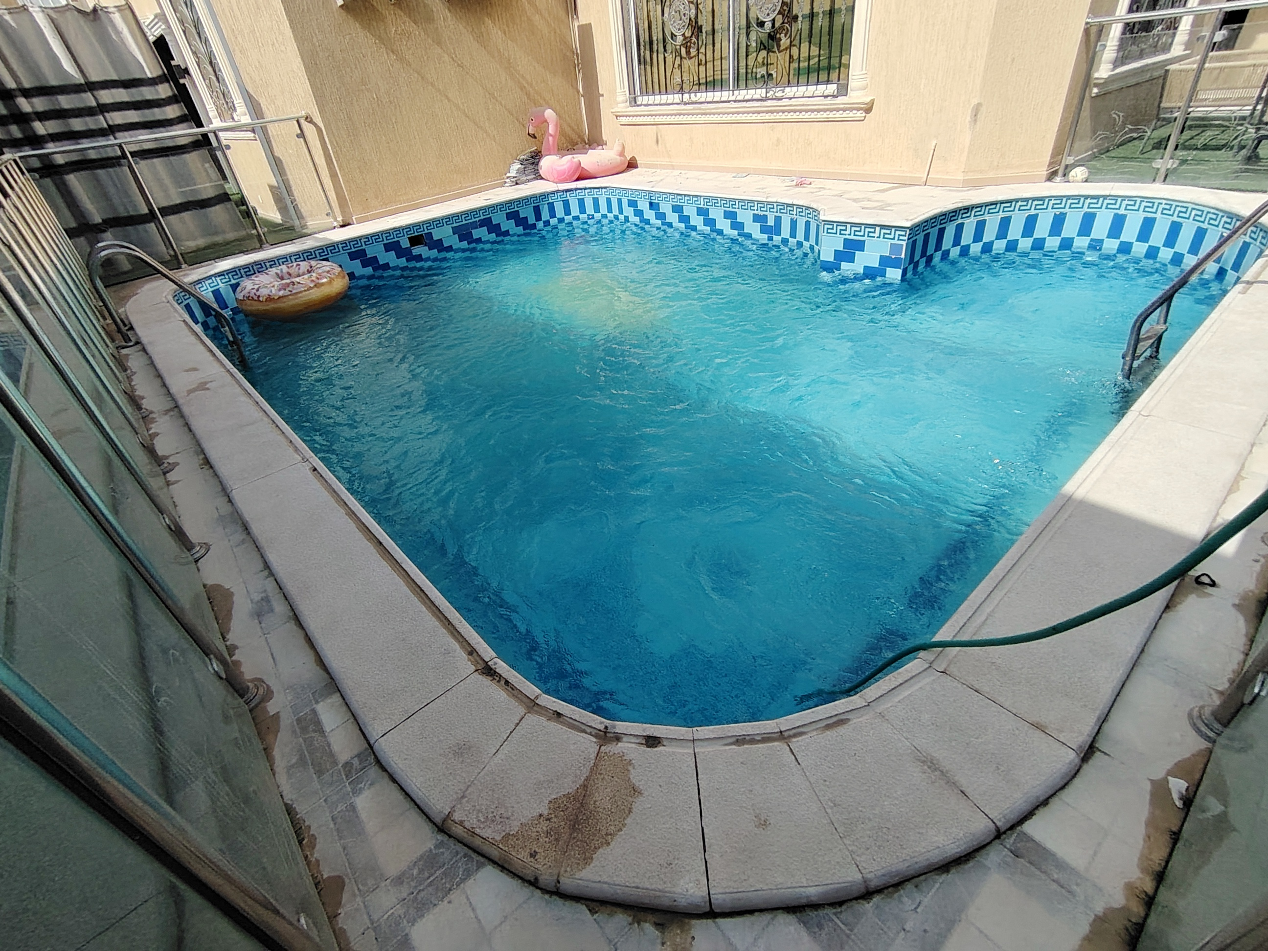 صيانة مسابح بالرياض تنظيف مسابح فني مسابح