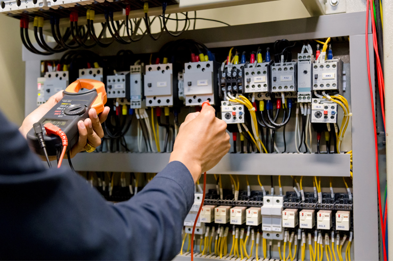 كهربائي منازل محترف