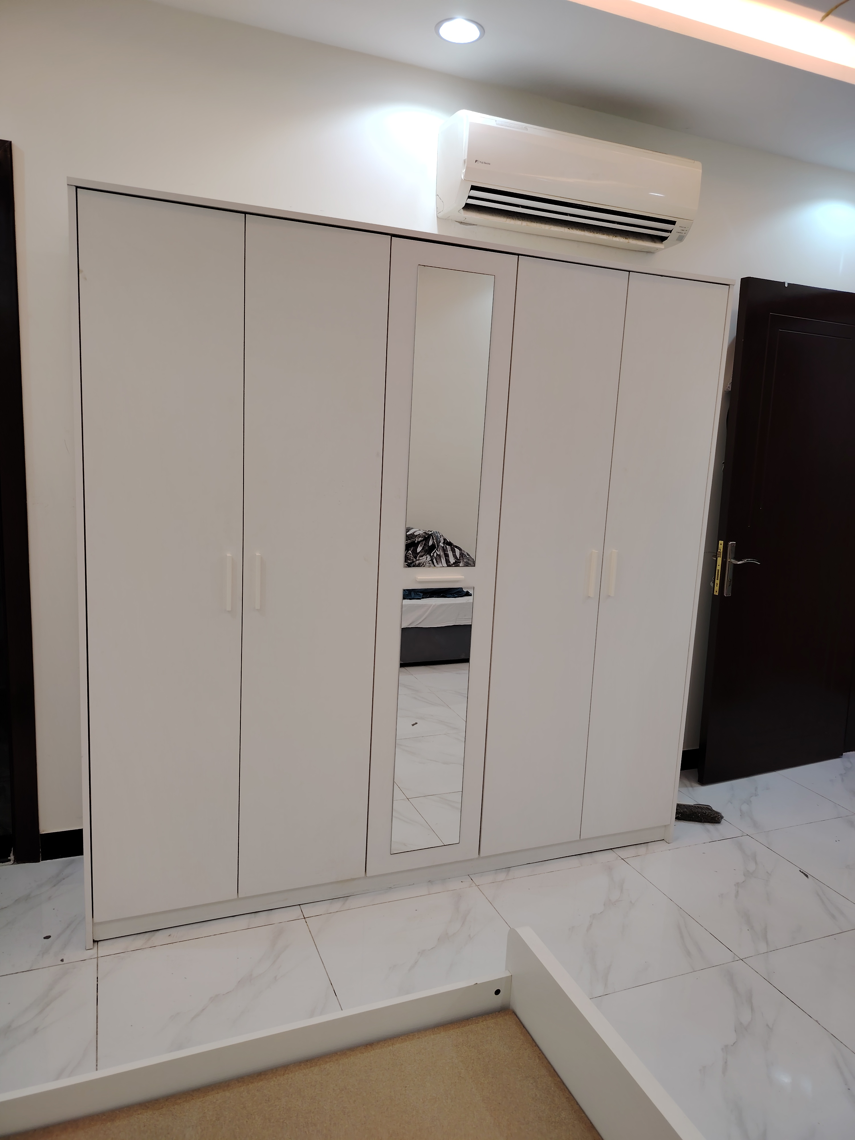 نجار أبواب بجده لجميع أعمال النجاره والديكور وغرف نوم وصيانه - Image 5