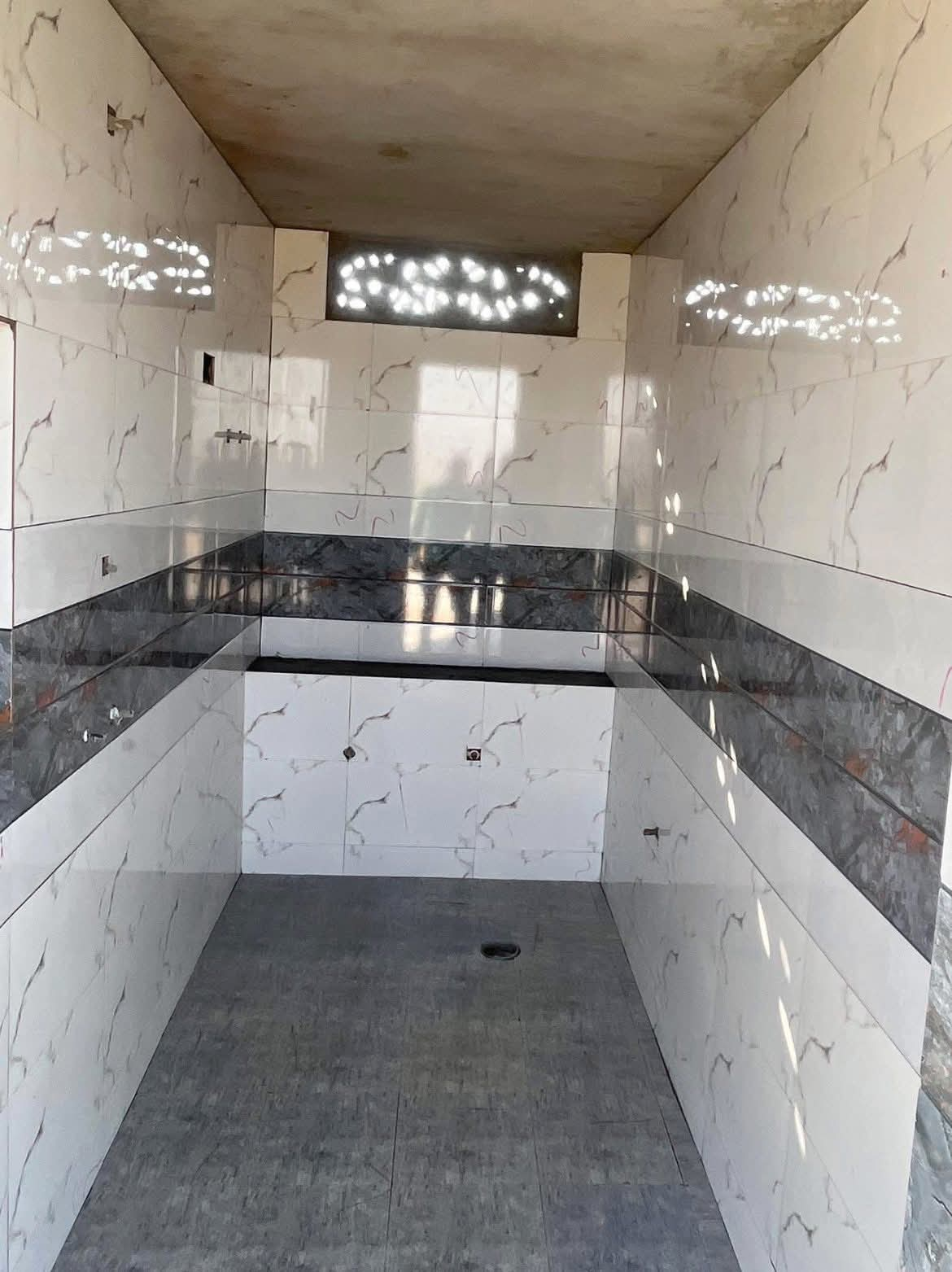 مبلط سيراميك بورسلان مسابح رخام