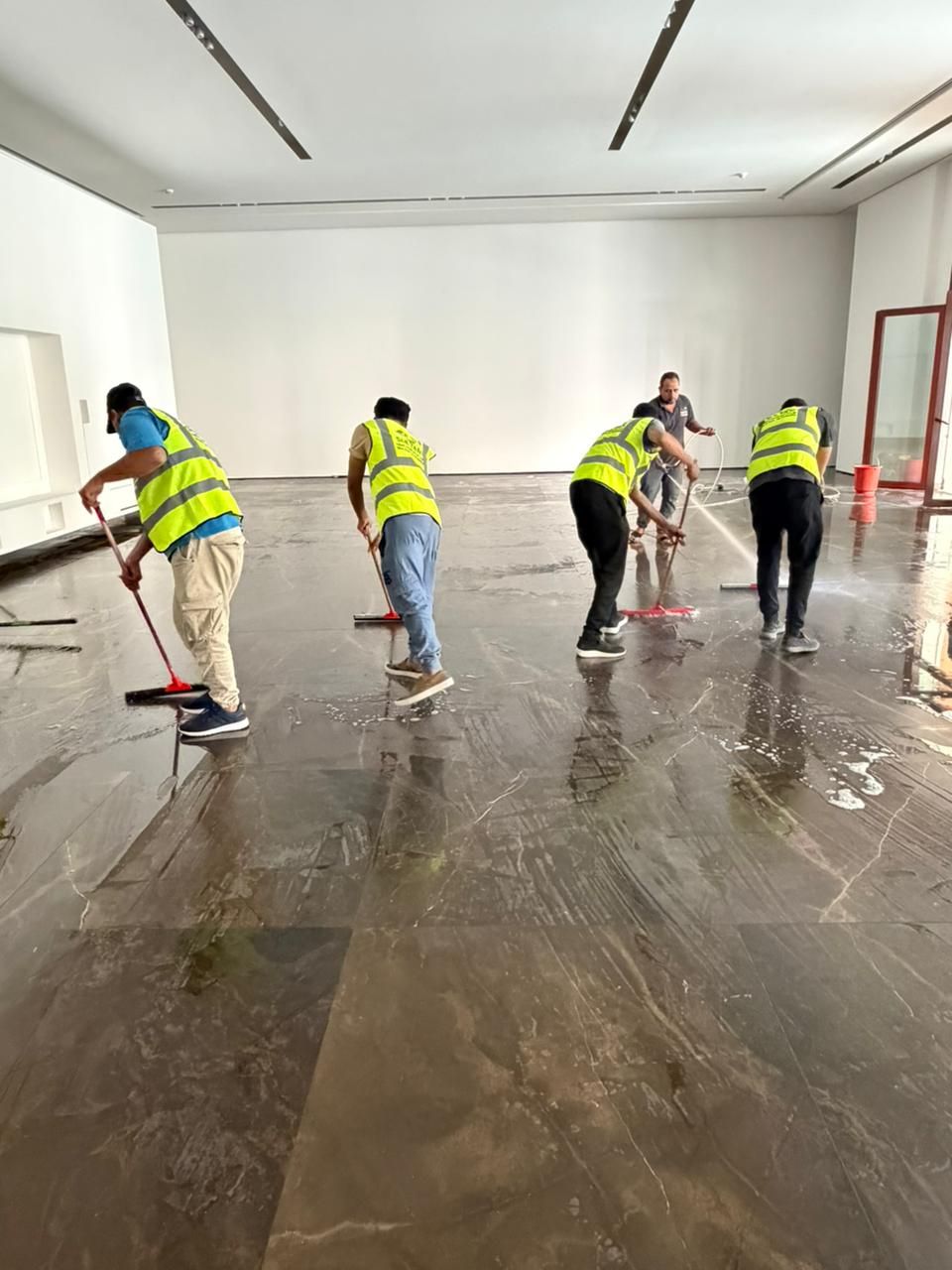 شركة تنظيف منازل بالرياض تنظيف الفلل تنظيف الشقق والأثاث - Image 8