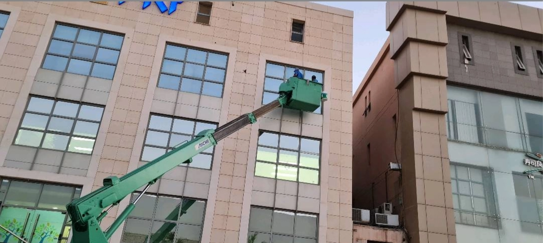 شركة تنظيف واجهات زجاجيه بالرياض - Image 4