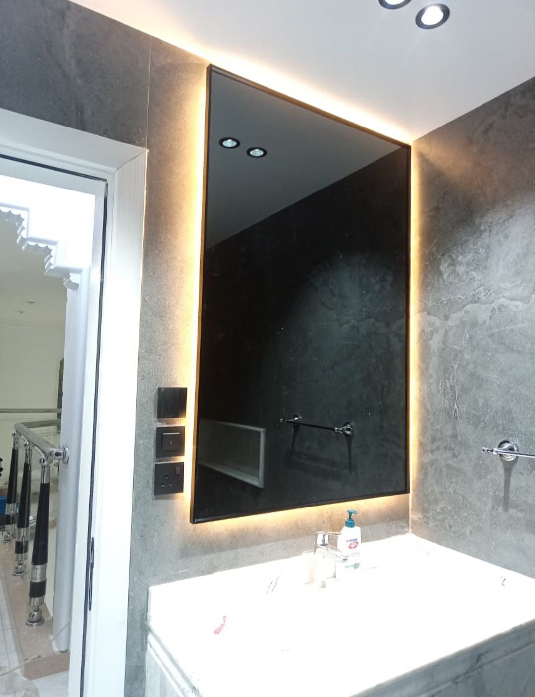 الزجاج السكريت والمنيوم والمريات - Image 4